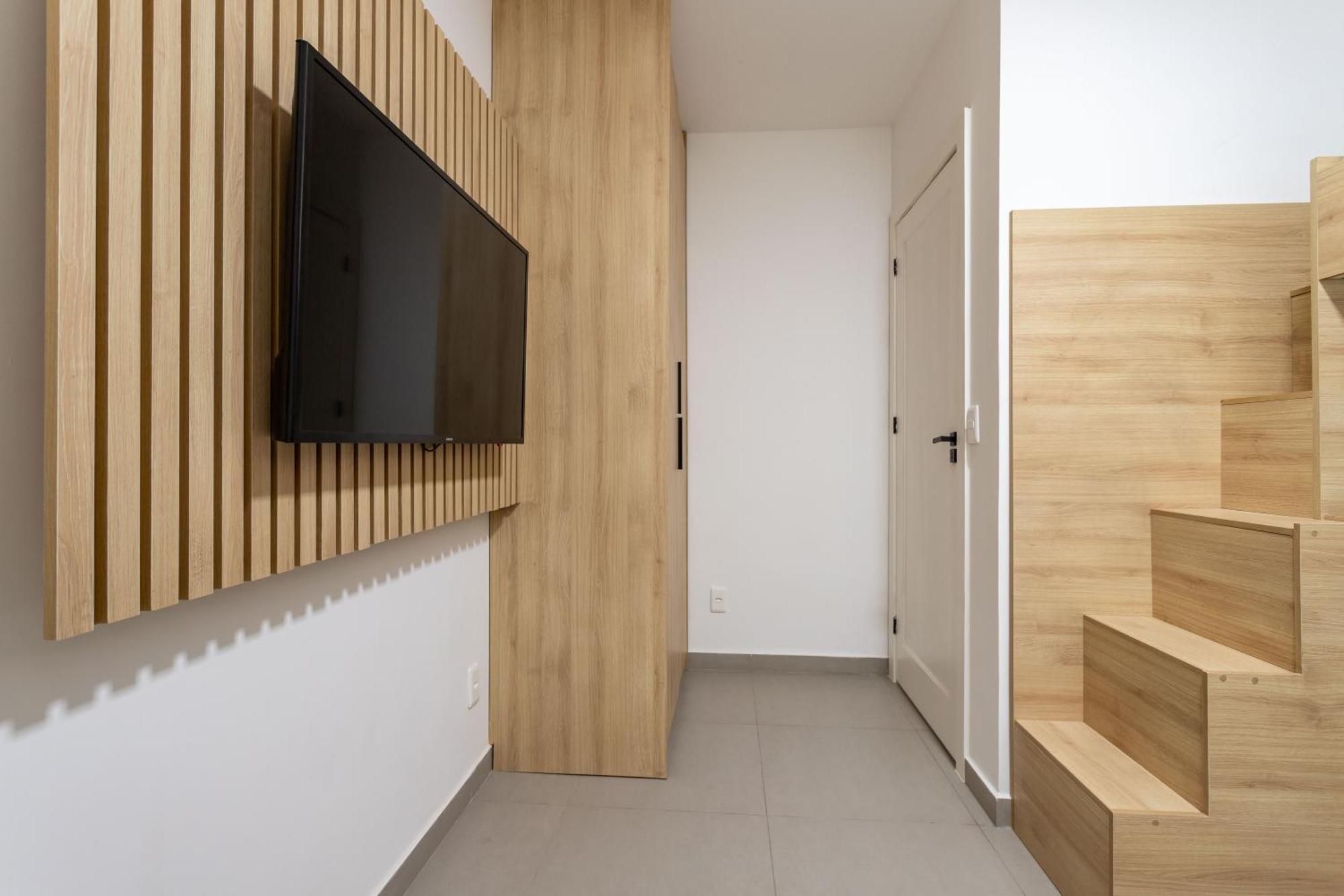 Apartamento Alto Padrao Em Ipanema Com 3 A Uma Quadra Da *